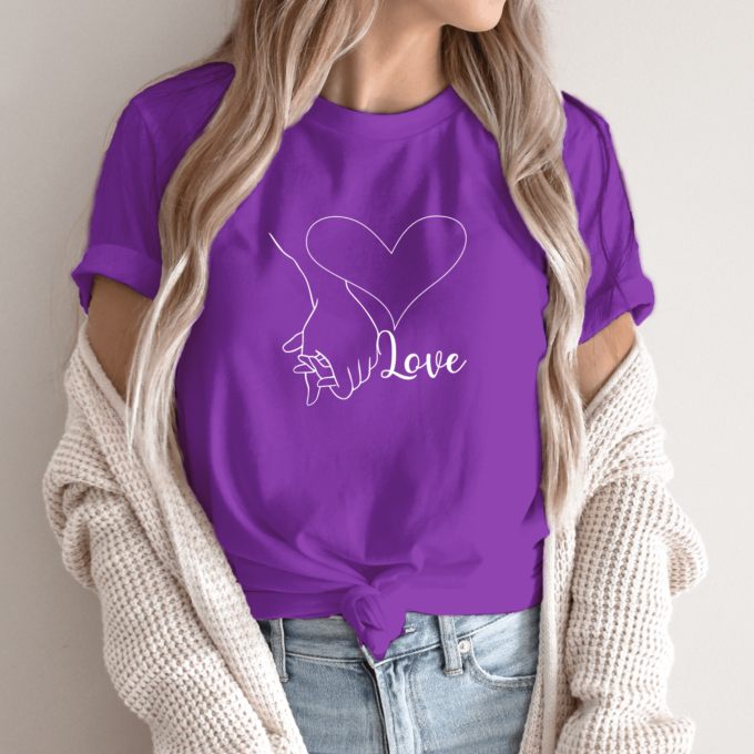 Unisex marškinėliai su spauda „Love rankos“ - Image 11