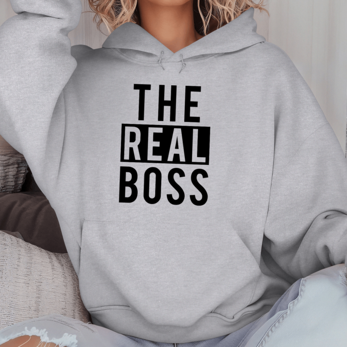 Unisex džemperis su spauda „The real boss“