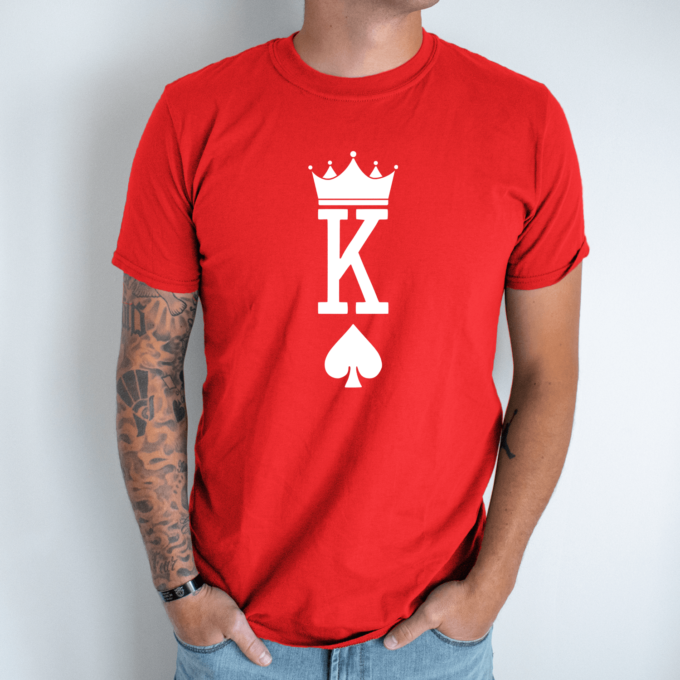 Unisex marškinėliai su spauda „K“ - Image 6