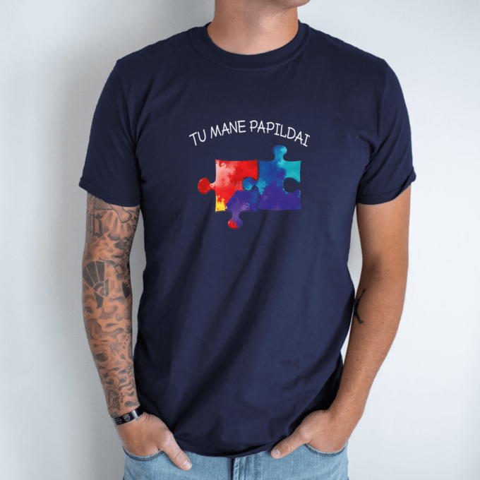Unisex marškinėliai su spauda „Dėlionės dalys“ - Image 7