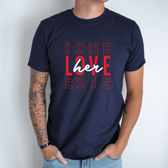 Unisex marškinėliai su spauda „Love her“ - Image 5