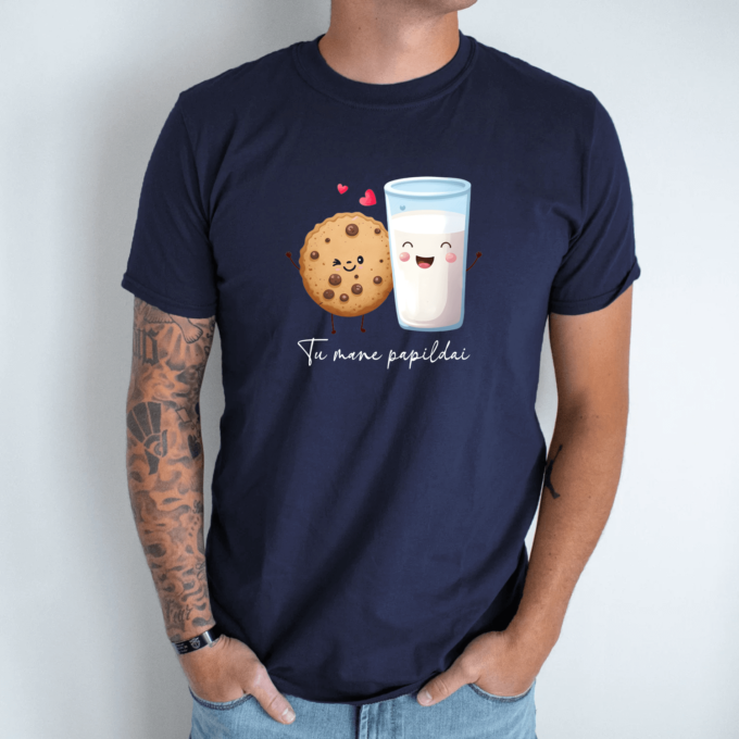 Unisex marškinėliai su spauda „Pienas ir sausainis“ - Image 4