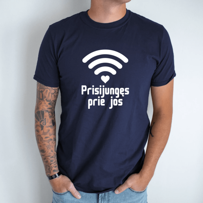 Unisex marškinėliai su spauda „Prisijungęs prie jos“ - Image 6