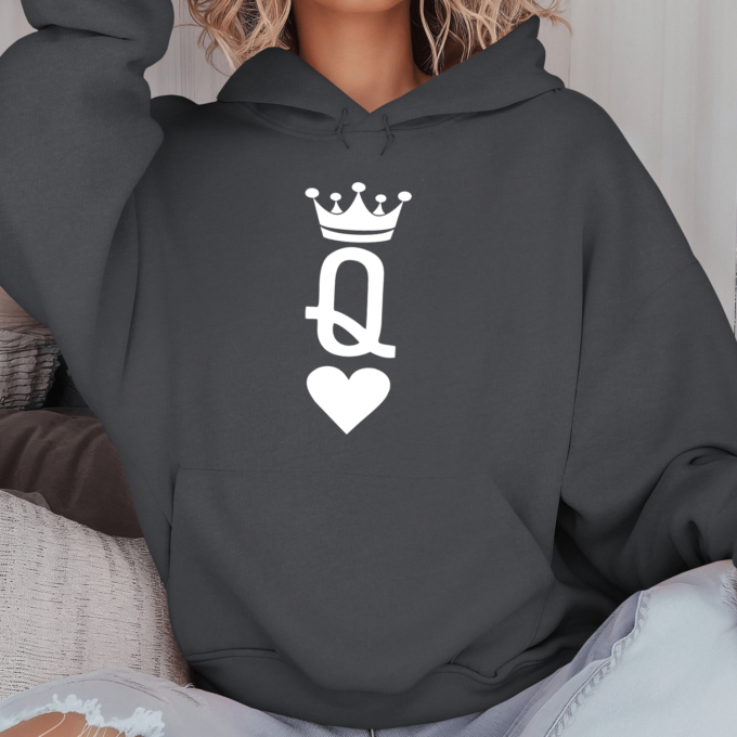 Unisex džemperis su spauda „Q“