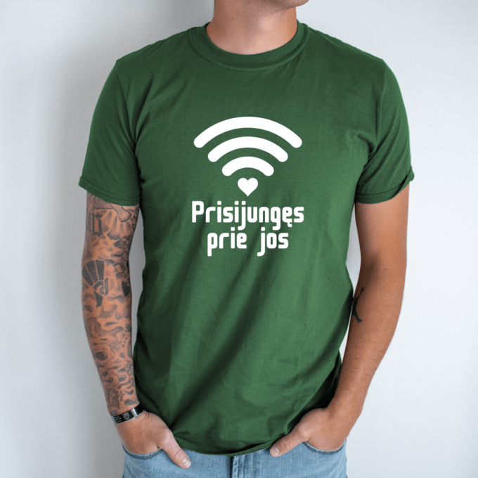 Unisex marškinėliai su spauda „Prisijungęs prie jos“ - Image 5