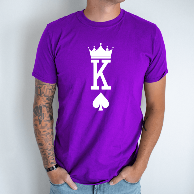 Unisex marškinėliai su spauda „K“ - Image 7