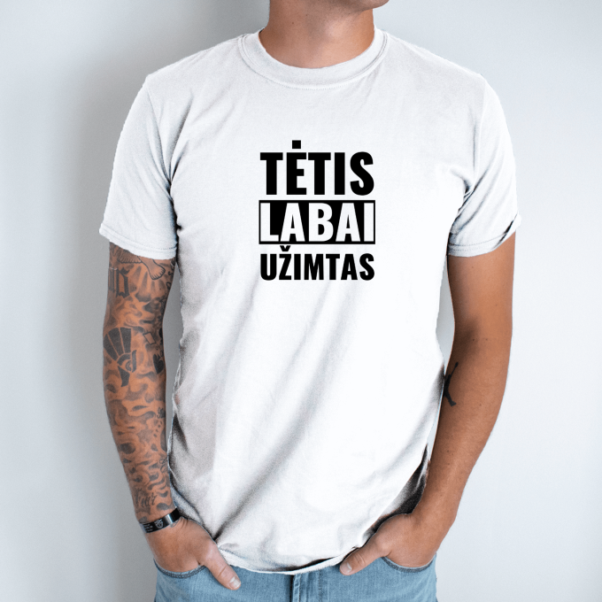 Unisex marškinėliai su spauda „Tėtis labai užimtas“ - Image 2