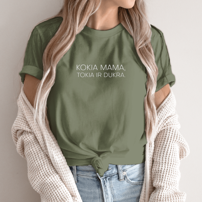 Unisex marškinėliai su spauda „Kokia mama, tokia ir dukra“ - Image 2