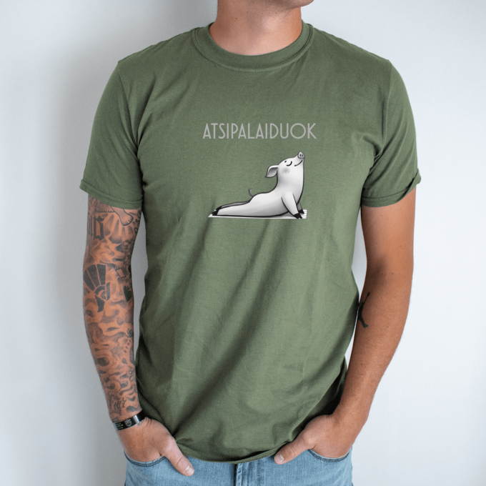Unisex marškinėliai su spauda „Atsipalaiduojanti kiaulytė“ - Image 2