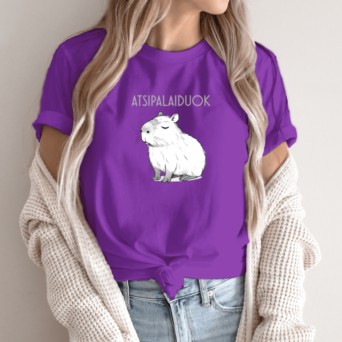 Unisex marškinėliai su spauda „Atsipalaiduojanti capybara“ - Image 9