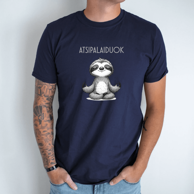 Unisex marškinėliai su spauda „Atsipalaidavęs tinginys“ - Image 6