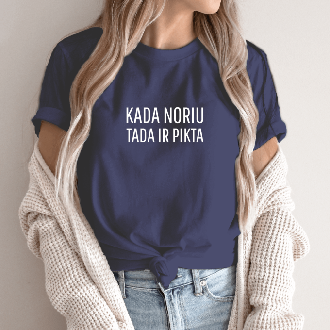 Unisex marškinėliai su spauda „Pikta“ - Image 4