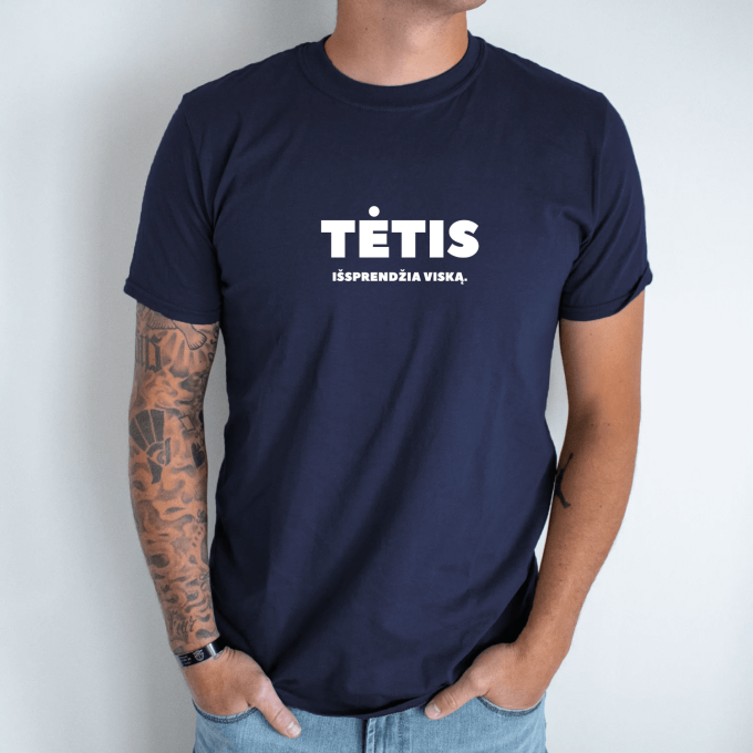 Unisex marškinėliai su spauda „Tėtis išsprendžia viską“