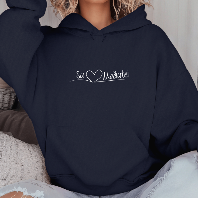 Unisex džemperis su spauda „Su širdele močiutei“ - Image 3