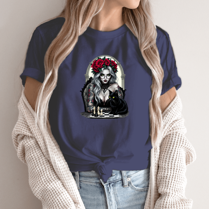 Unisex marškinėliai su spauda „Mistinė valdovė su kate“ - Image 4