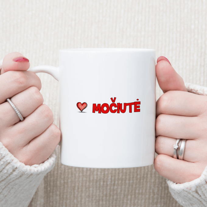 Puodelis „Močiutė raudona širdelė“