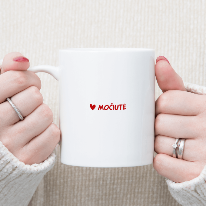 Puodelis „Močiutė raudona širdutė“