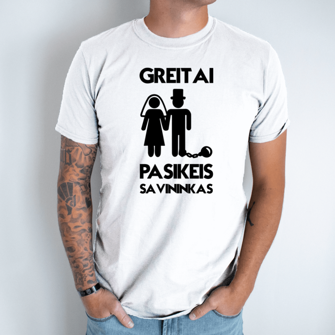 Unisex marškinėliai su spauda „Greitai pasikeis savininkas“ - Image 2