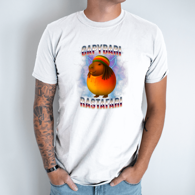 Unisex marškinėliai su spauda „Capybari Rastafari“ - Image 2