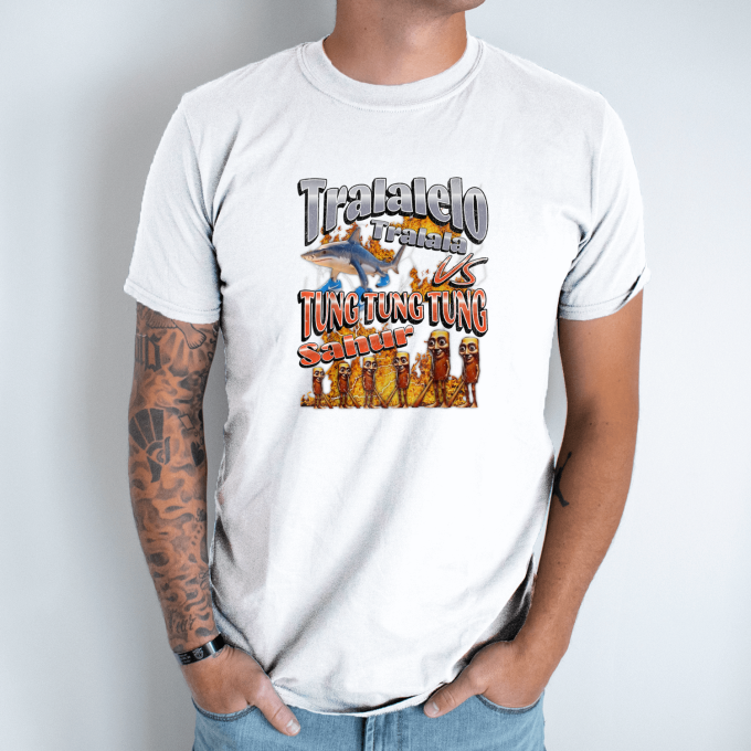 Unisex marškinėliai su spauda „Tralalelo VS Tung Sahur“ - Image 2