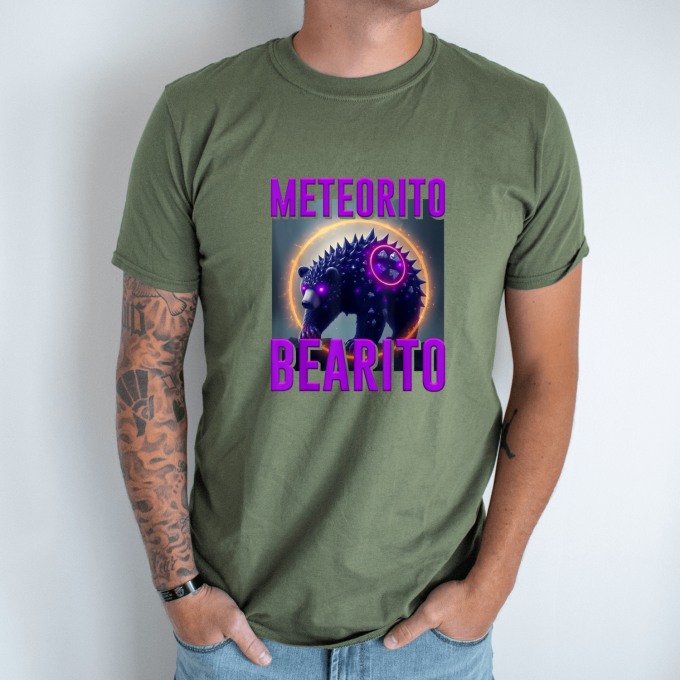 Unisex marškinėliai su spauda „Meteorito Bearito“ - Image 2