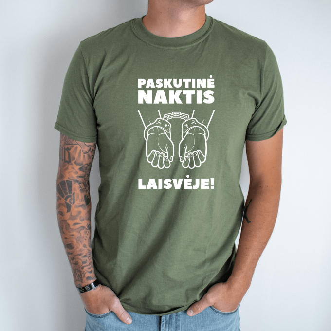 Unisex marškinėliai su spauda „Paskutinė naktis laisvėje!“ - Image 3