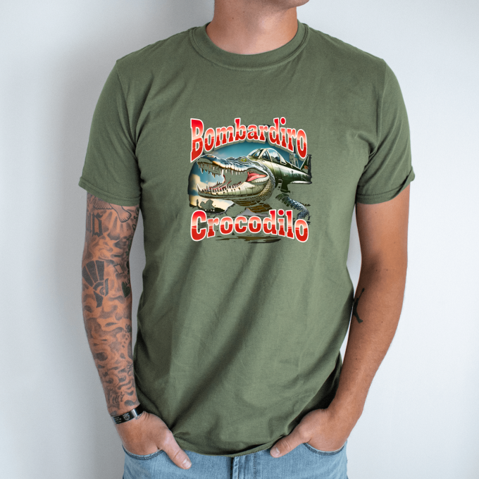 Unisex marškinėliai su spauda „Bombardiro Crocodilo Raudonasis erdvėlaivis“ - Image 3