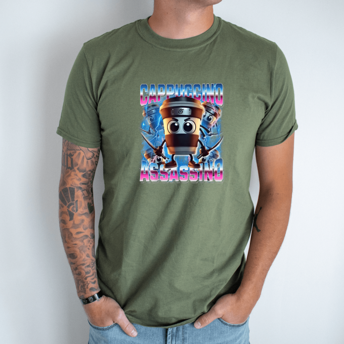 Unisex marškinėliai su spauda „Cappuccino Assassino Rožinė energija“ - Image 2