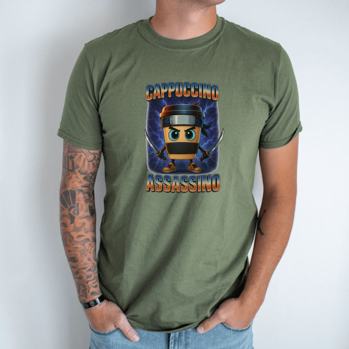 Unisex marškinėliai su spauda „Cappuccino Assassino Žaibo karys“ - Image 3