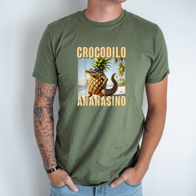 Unisex marškinėliai su spauda „Crocodilo Ananasino“ - Image 3