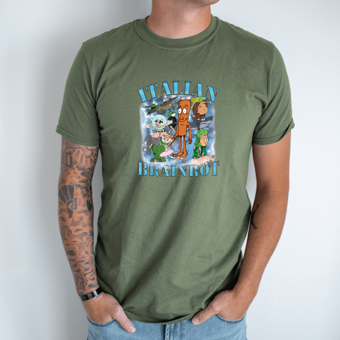 Unisex marškinėliai su spauda „Italian Brainrot Animacinė Vizija“ - Image 3