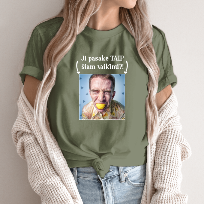 Unisex marškinėliai su spauda „Ji pasakė Taip“ - Image 3