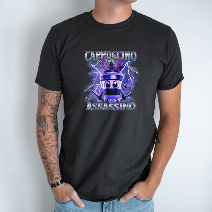 Unisex marškinėliai su spauda „Cappuccino Assassino Violėtine audra“ - Image 8