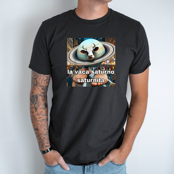 Unisex marškinėliai su spauda „Saturno Saturnita“ - Image 8