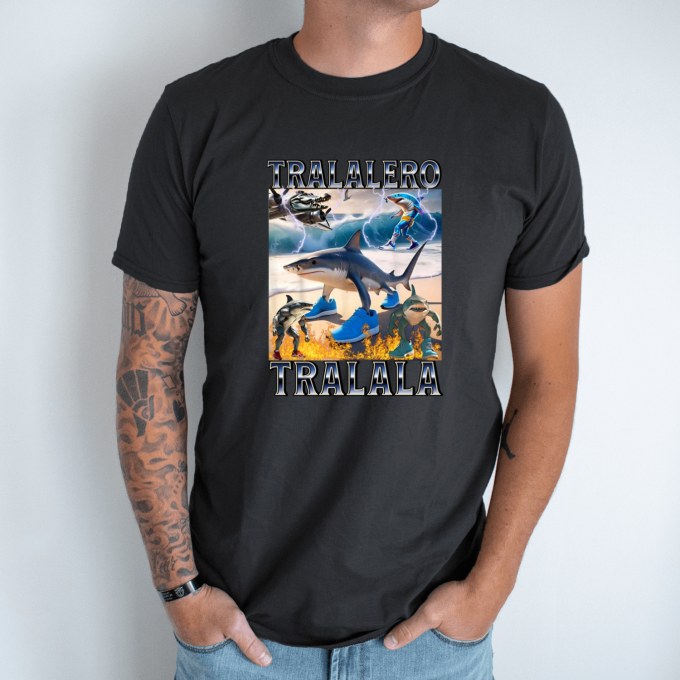Unisex marškinėliai su spauda „Tralalero Tralala chaosas“ - Image 8