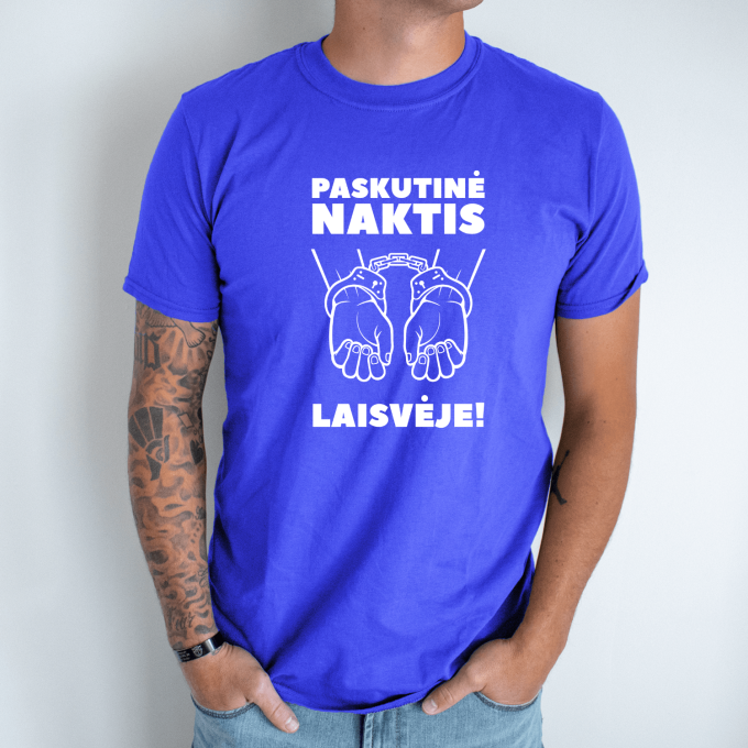 Unisex marškinėliai su spauda „Paskutinė naktis laisvėje!“ - Image 5