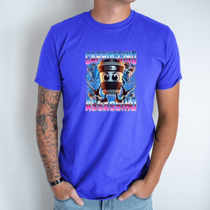Unisex marškinėliai su spauda „Cappuccino Assassino Rožinė energija“ - Image 3
