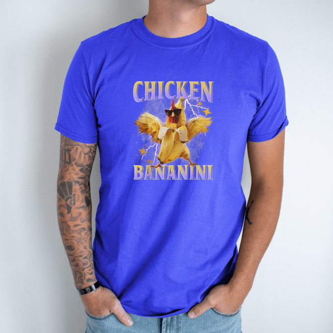 Unisex marškinėliai su spauda „Chicken Bananini“ - Image 4