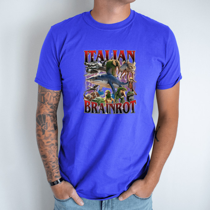 Unisex marškinėliai su spauda „Italian Brainrot Raudonasis chaosas“ - Image 5