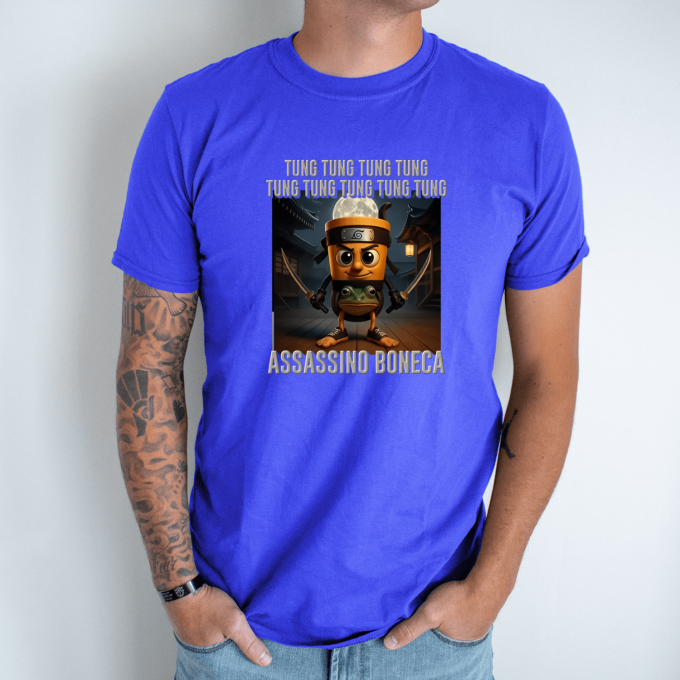 Unisex marškinėliai su spauda „Tung Tung Assassino Boneca“ - Image 5
