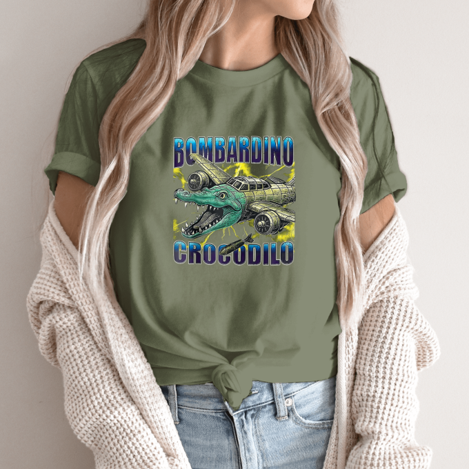 Unisex marškinėliai su spauda „Bombardino Crocodilo Elektro audra“ - Image 10