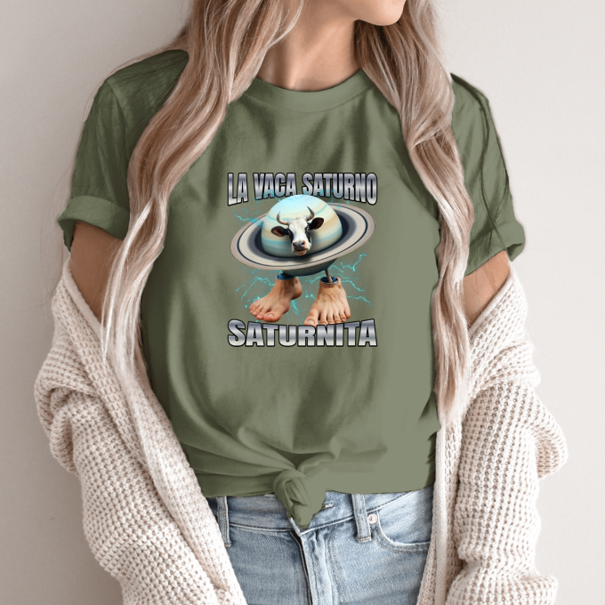 Unisex marškinėliai su spauda „La Vaca Saturno Saturnita“ - Image 10