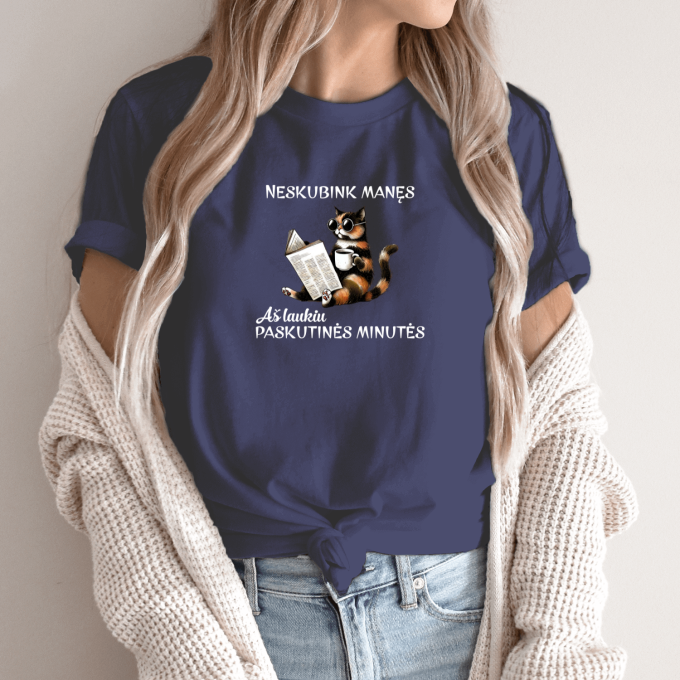 Unisex marškinėliai su spauda „Neskubink manęs“ - Image 12