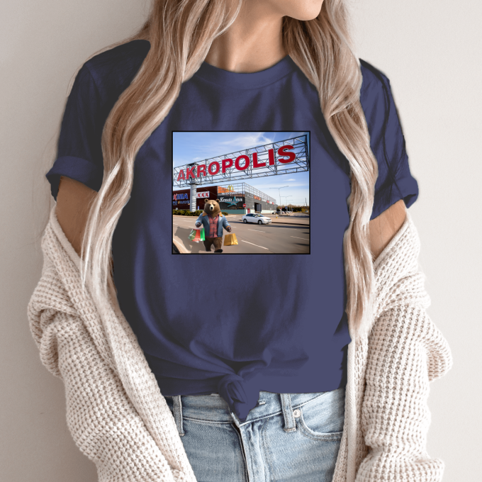 Unisex marškinėliai su spauda „Meška apsipirko Akropolyje“ - Image 12