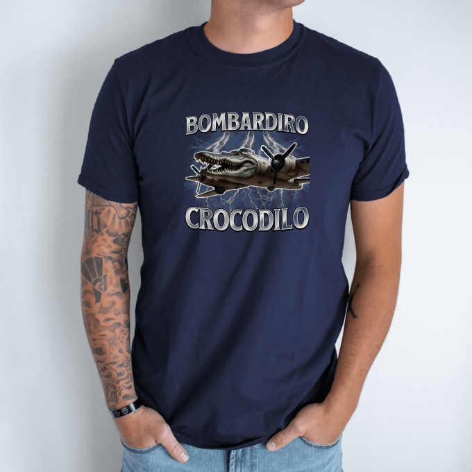 Unisex marškinėliai su spauda „Bombardiro Crocodilo Pilkoji audra“