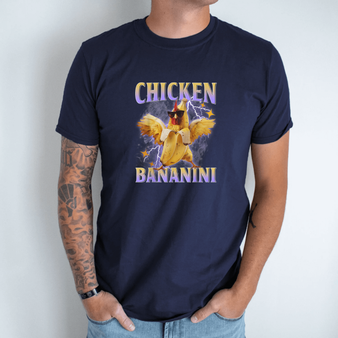 Unisex marškinėliai su spauda „Chicken Bananini“