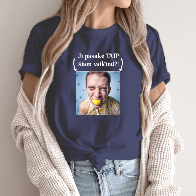 Unisex marškinėliai su spauda „Ji pasakė Taip“