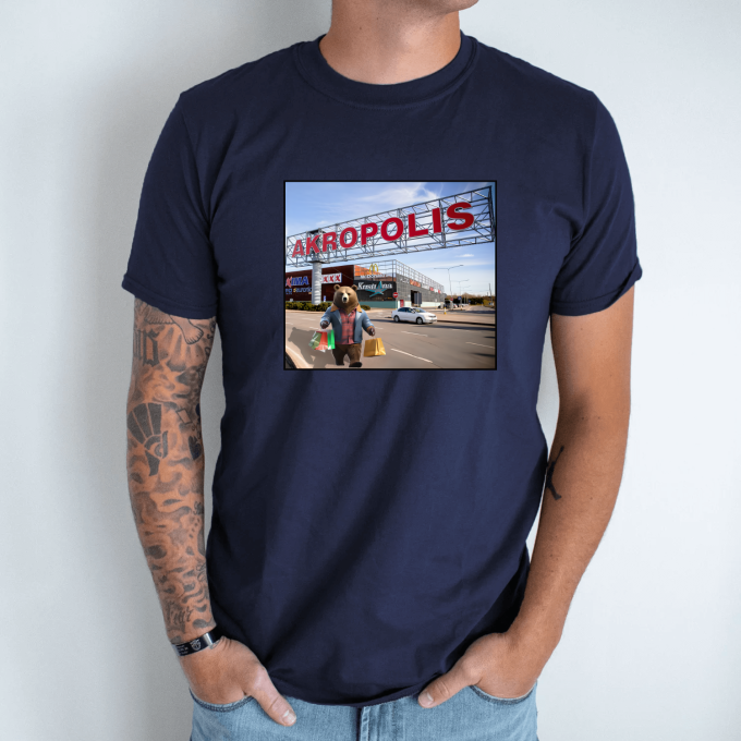 Unisex marškinėliai su spauda „Meška apsipirko Akropolyje“ - Image 8