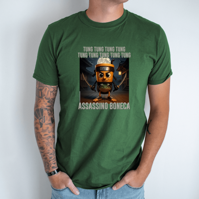 Unisex marškinėliai su spauda „Tung Tung Assassino Boneca“ - Image 6