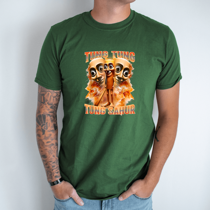 Unisex marškinėliai su spauda „Tung Tung Tung Sahur Ugnies vizija“ - Image 5